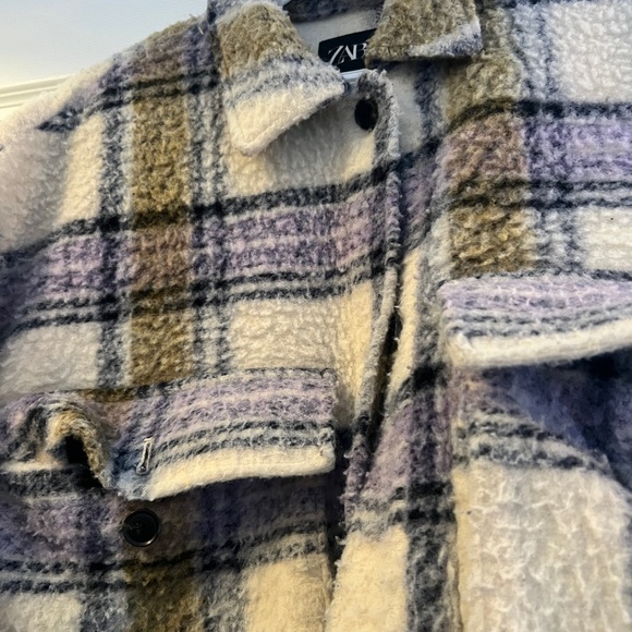 Zara Flannel Fuzzy Shacket - Picture 2 of 3